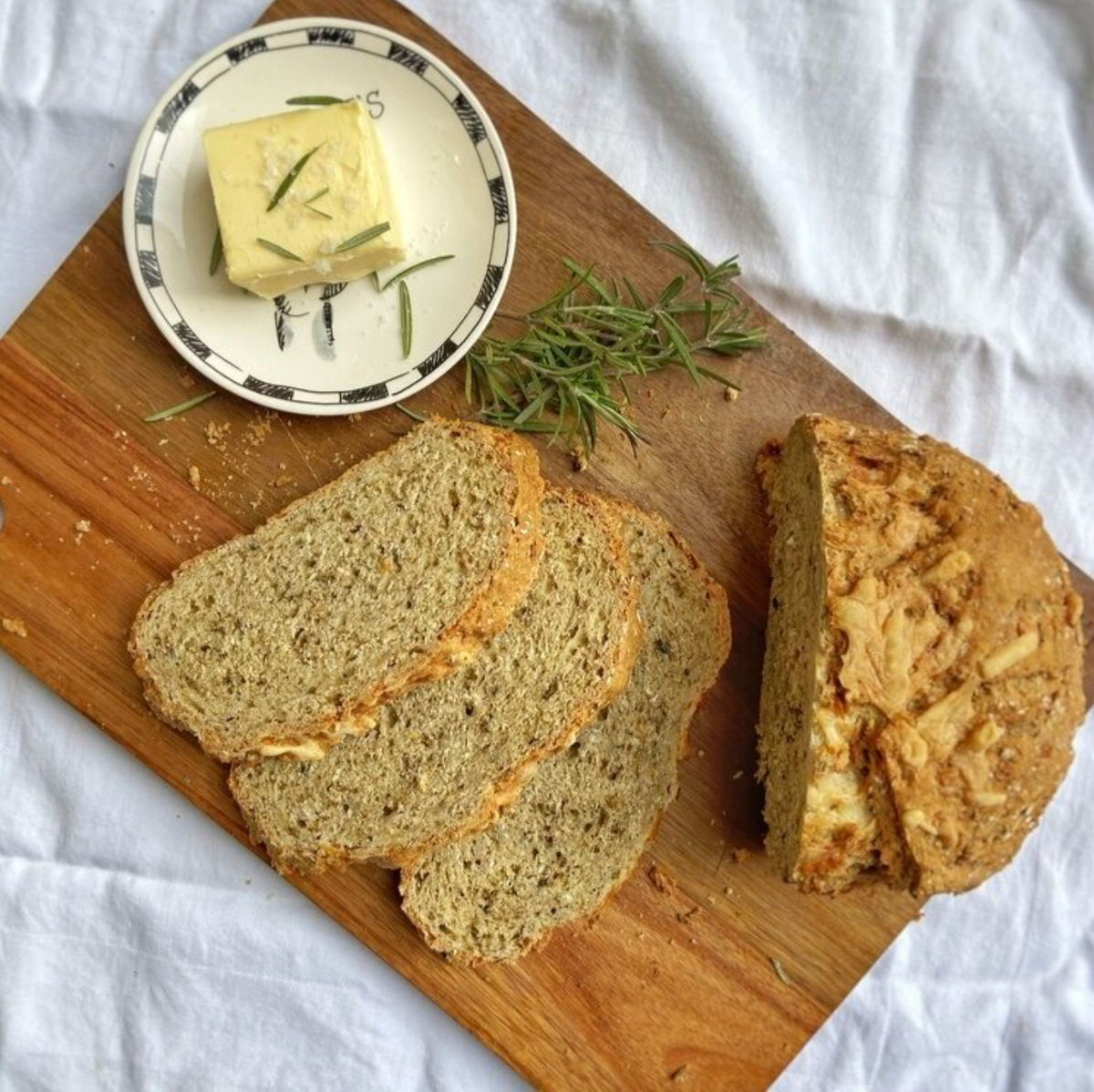Cheddar and Rosemary Soda Bread